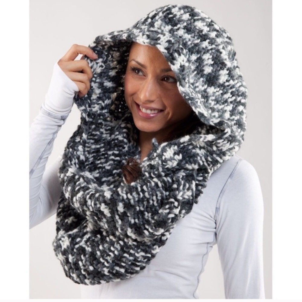 ❌SOLD❌Lululemon Hooded Scarf